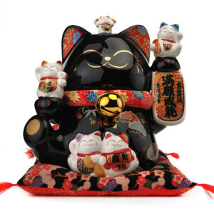 Japanese style Lucky Cat Decoration for indoor