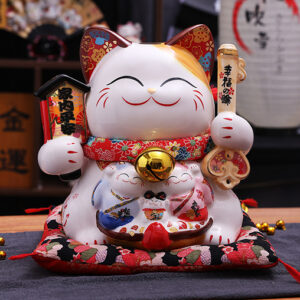Japanese style Lucky Cat Decoration for indoor