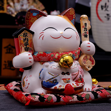 Japanese style Lucky Cat Decoration for indoor