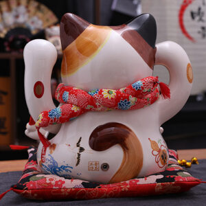 Japanese style Lucky Cat Decoration for indoor