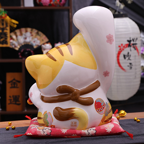 Japanese style Lucky Cat Decoration for indoor