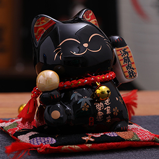 Japanese style Lucky Cat Decoration for indoor