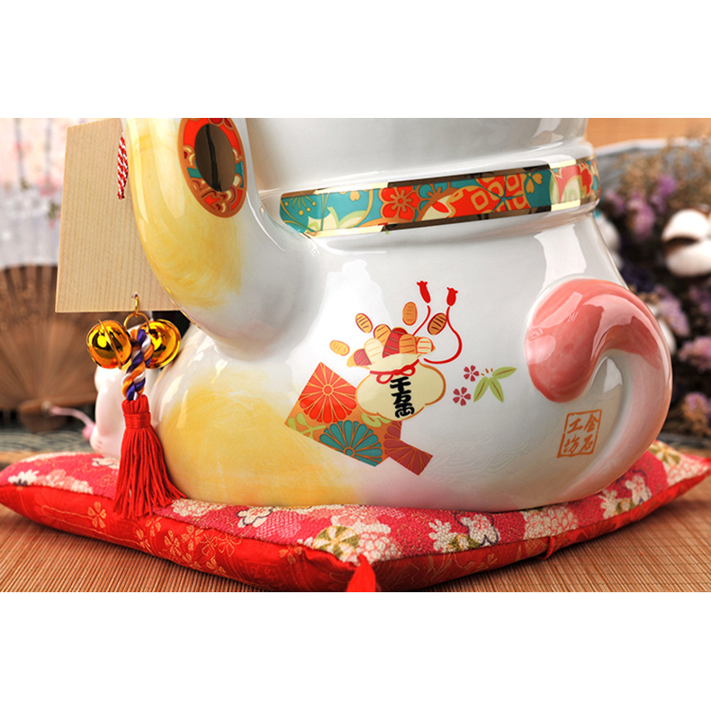 Japanese style Lucky Cat Decoration for indoor