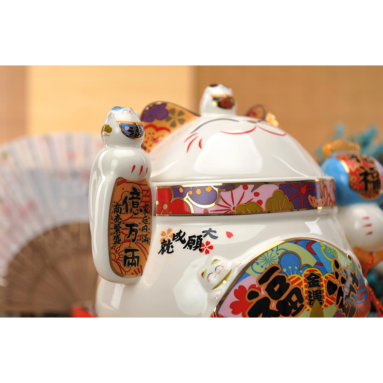 Japanese style Lucky Cat Decoration for indoor