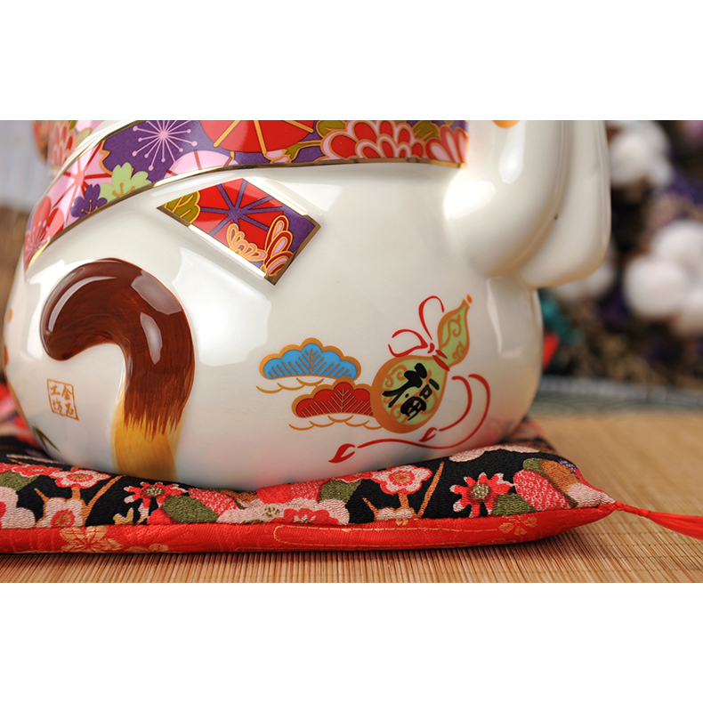 Japanese style Lucky Cat Decoration for indoor