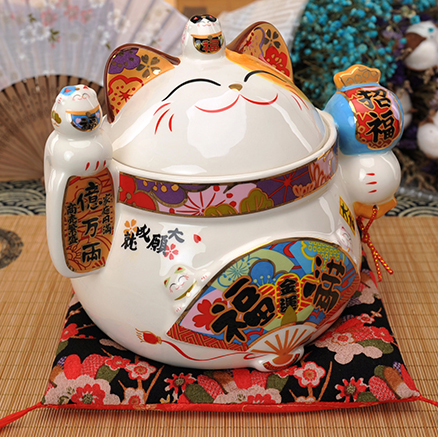 Japanese style Lucky Cat Decoration for indoor