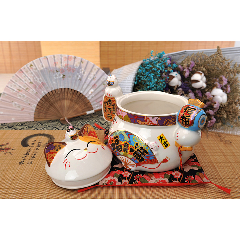 Japanese style Lucky Cat Decoration for indoor