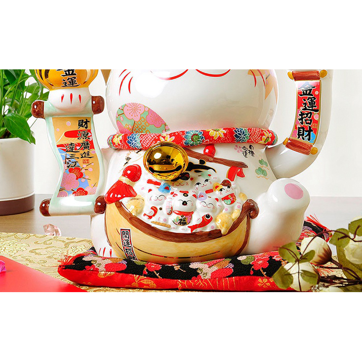 Japanese style Lucky Cat Decoration for indoor