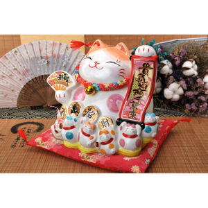 Japanese style Lucky Cat Decoration for indoor