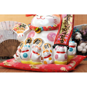 Japanese style Lucky Cat Decoration for indoor