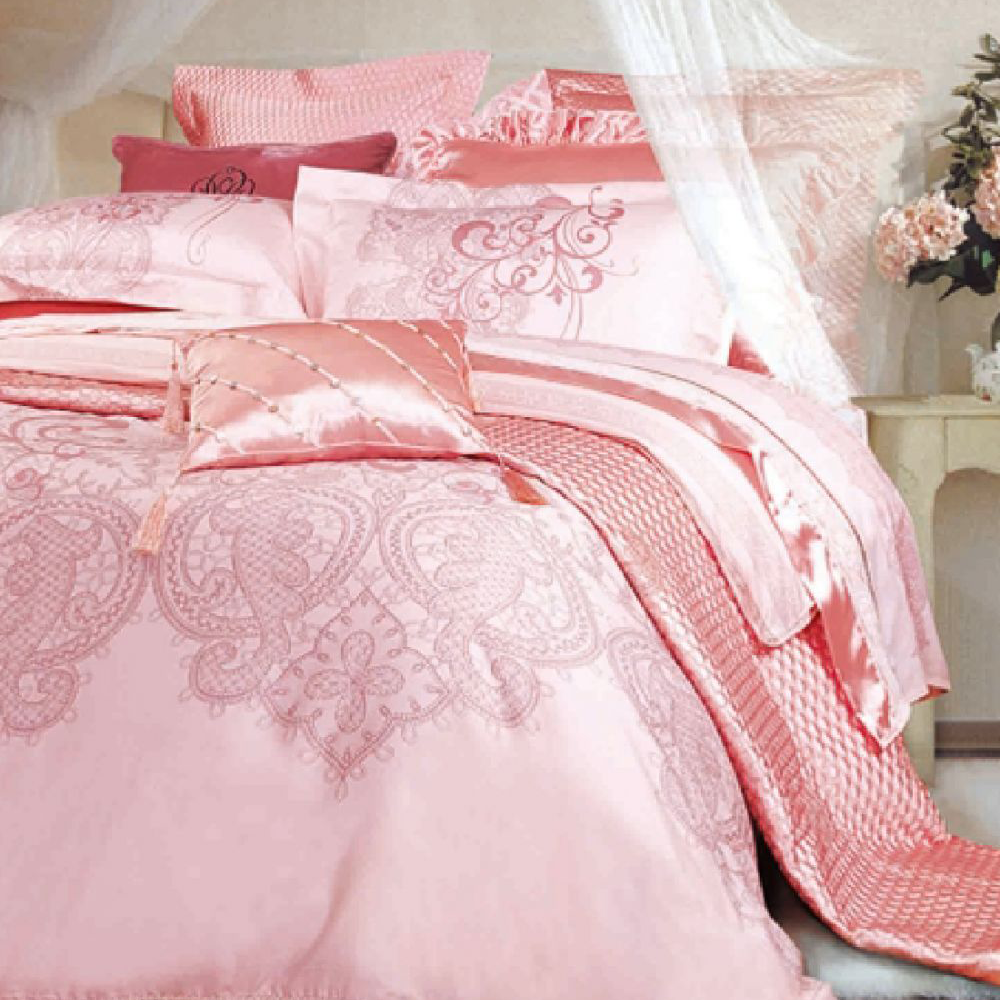 A set of pink bedding sheet.