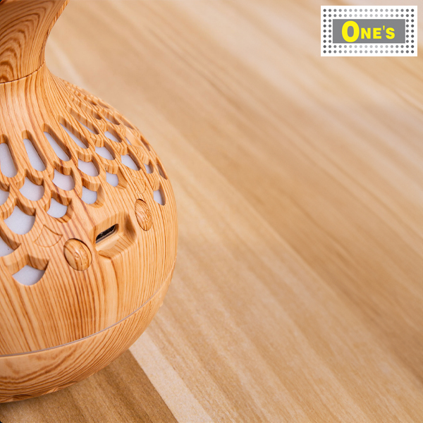 Humidifier-Vase-Close-Up