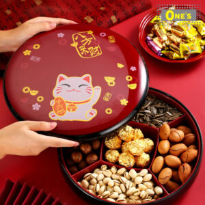 Lucky Cat Candy Box for Chinese New Year.