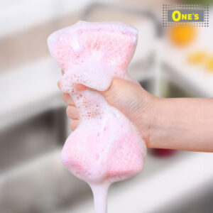 一組五件網袋廚房清潔百潔布 (A set of 5 Kitchen Sponge) Made in Japan, in color pink, yellow and Blue.
