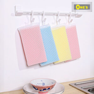 一組五件網袋廚房清潔百潔布 (A set of 5 Kitchen Sponge) Made in Japan, in color pink, yellow and Blue.
