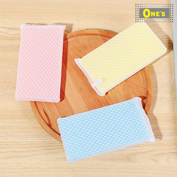 一組五件網袋廚房清潔百潔布 (A set of 5 Kitchen Sponge) Made in Japan, in color pink, yellow and Blue.