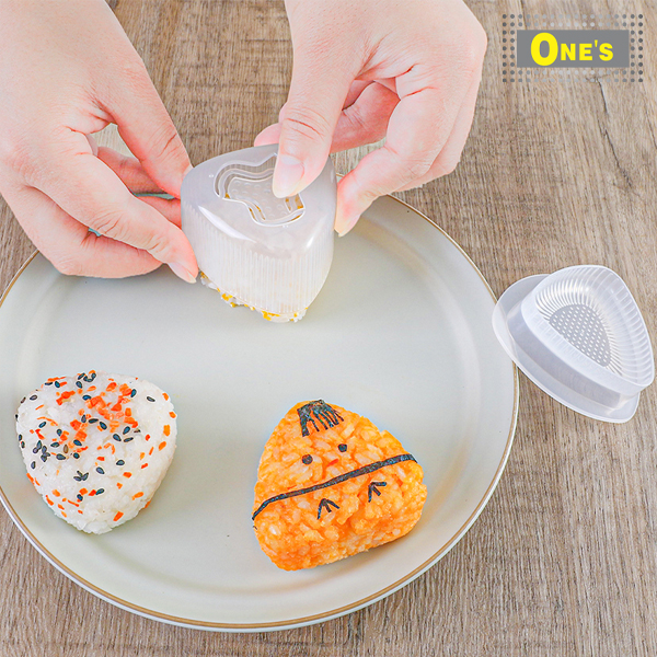 日本製三角形飯糰模具(Made in Japan DIY Rice Triangle Ball Origini Mold) 2 in a pack. One Big one small.