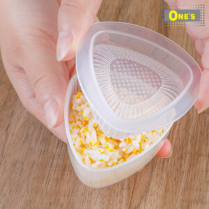 日本製三角形飯糰模具(Made in Japan DIY Rice Triangle Ball Origini Mold) 2 in a pack. One Big one small.
